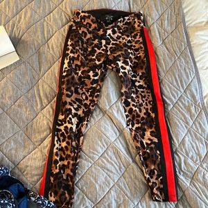 Crop leopard print Calvin Klein workout pants. Excellent condition.